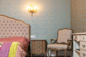 Read more about the article Removable Wallpaper: A Comprehensive Guide for Creating a Gallery Wall Layout