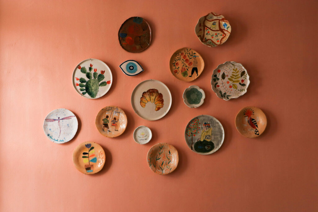 Hanging Plates on a wall