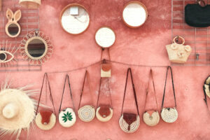 Read more about the article 10 Creative Ways to Use Found Objects for DIY Wall Art: Budget-Friendly & Unique Ideas